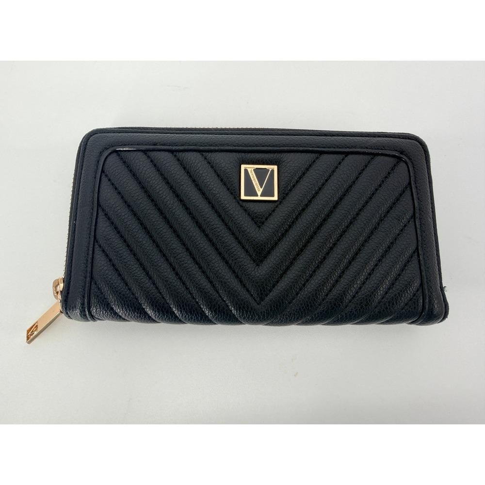 Victoria's Secret Wallet Women OS Black Excellent V-Quilt Zip Around Logo